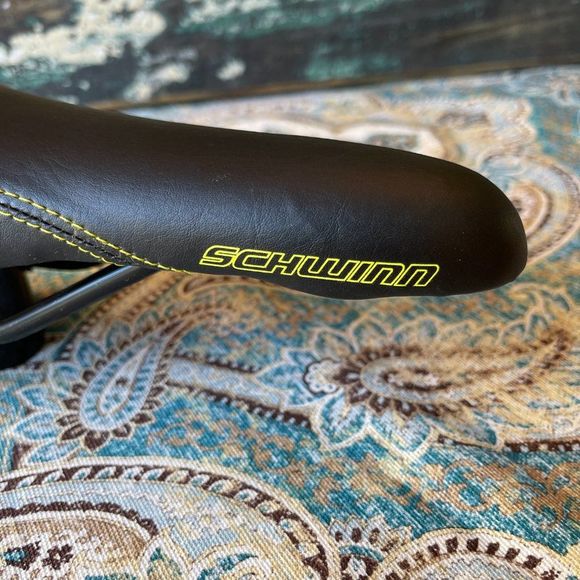 SCHWINN bike seat 10.5" long, 6" wide, mountain, new with no tags - Picture 2 of 6